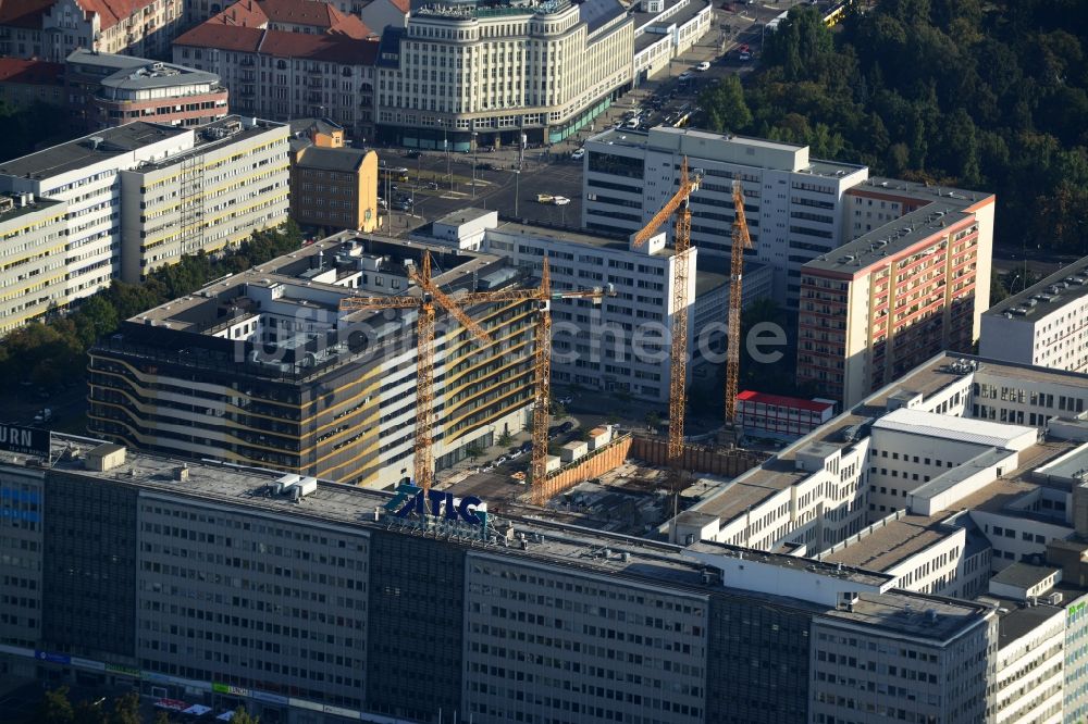 Luftbild Berlin Mitte - Baustelle zum Neubau des Wohnquartier am Alexanderplatz in Berlin