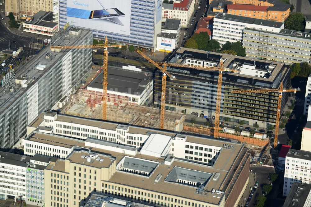 Berlin Mitte von oben - Baustelle zum Neubau des Wohnquartier am Alexanderplatz in Berlin