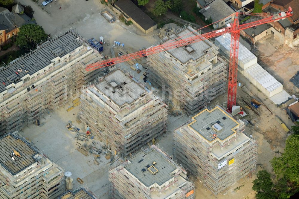 Berlin von oben - Baustelle zum Neubau des WOHNQUARTIER UFERKRONE am Ufer der Spree an der Lindenstraße in Berlin Köpenick