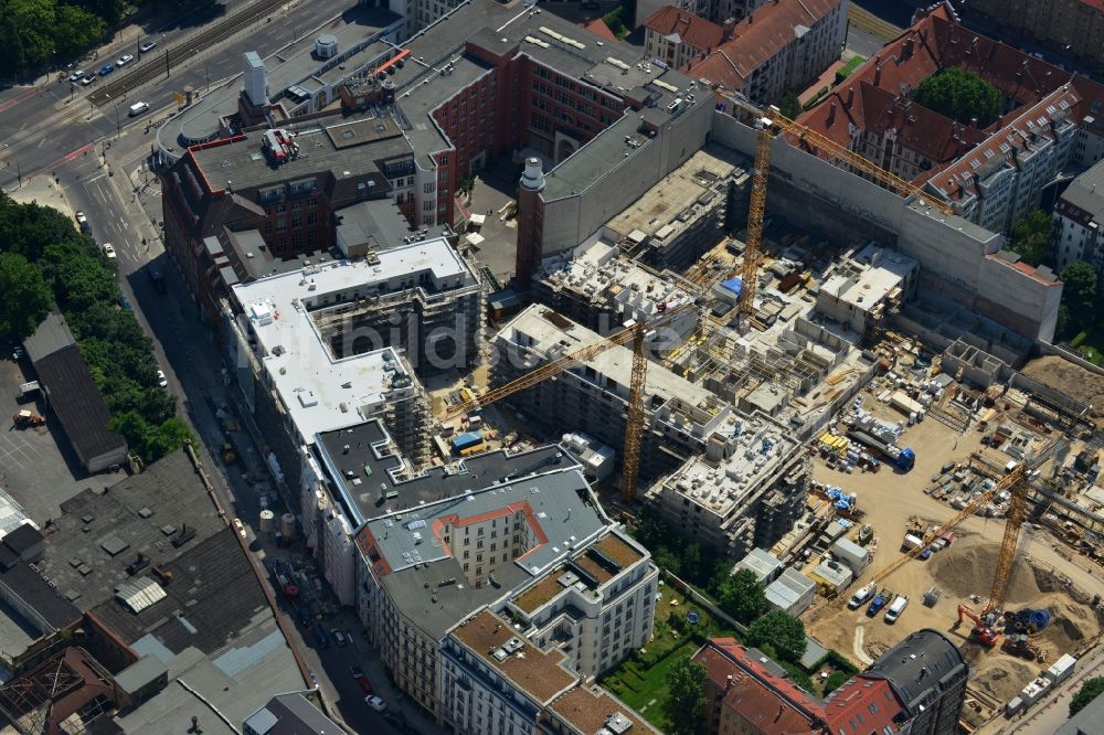 Berlin Prenzlauer Berg aus der Vogelperspektive: Baustelle zum Neubau des Wohnquartier ? La Vie ? in Berlin Prenzlauer Berg