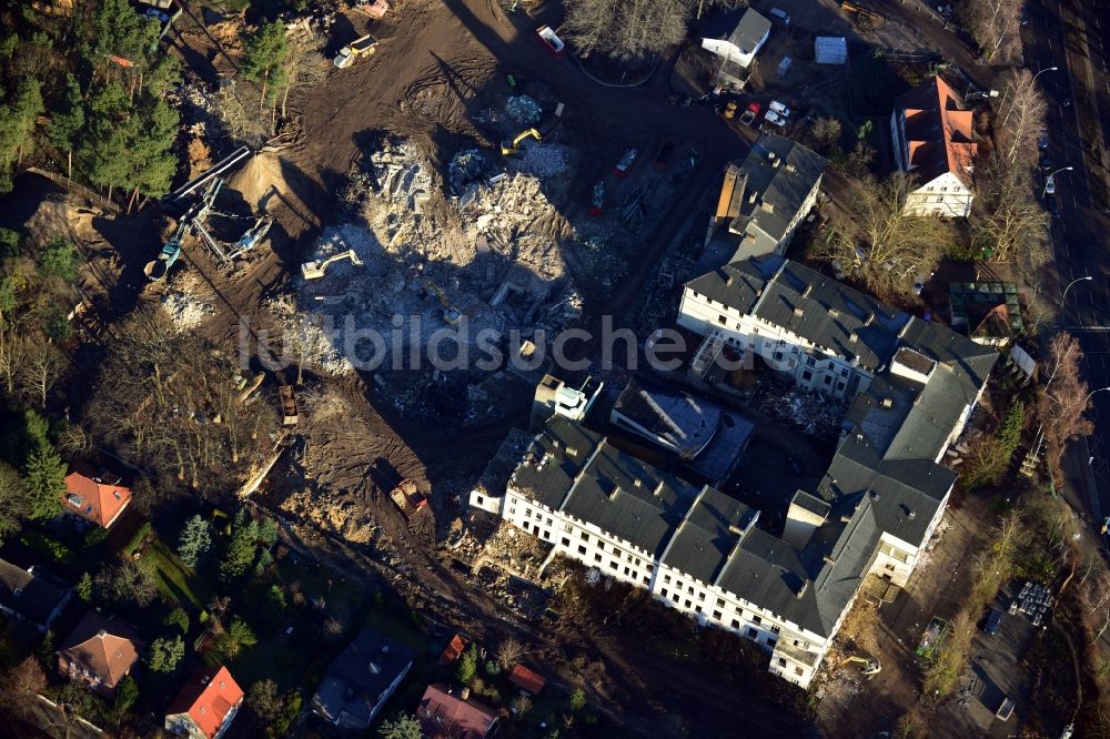 Luftaufnahme Berlin OT Dahlem - Baustelle zum Neubau der Wohnsiedlung OSKAR HELENE PARK an der Clayallee im Steglitz-Zehlendorf in Berlin