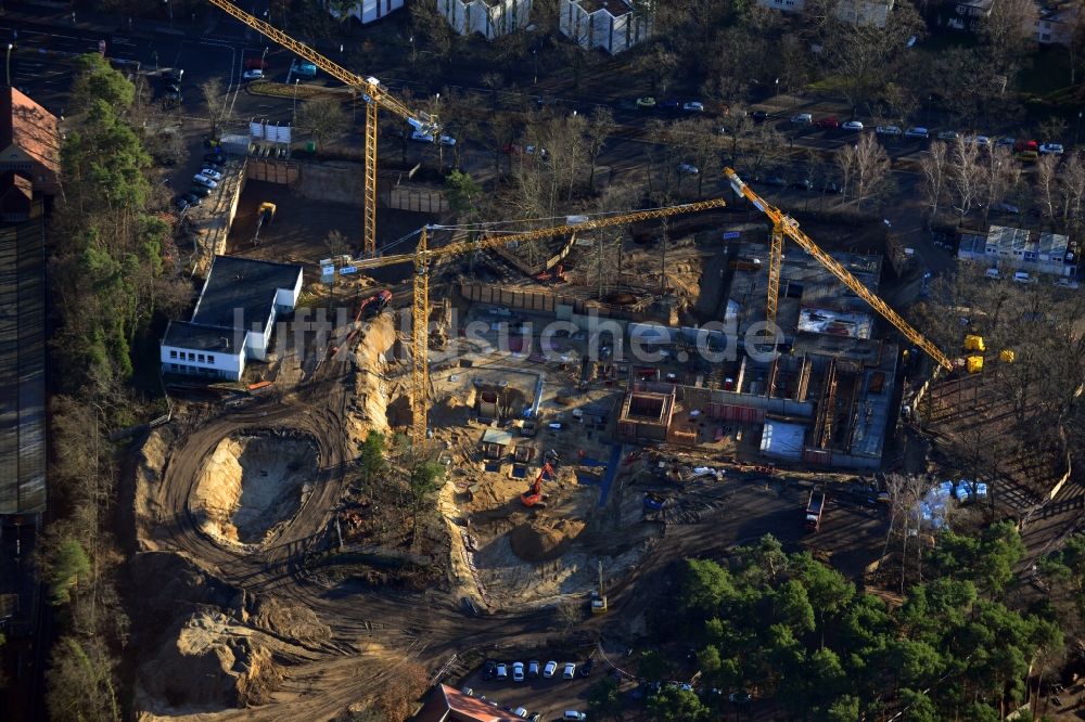 Luftbild Berlin OT Dahlem - Baustelle zum Neubau der Wohnsiedlung OSKAR HELENE PARK an der Clayallee im Steglitz-Zehlendorf in Berlin