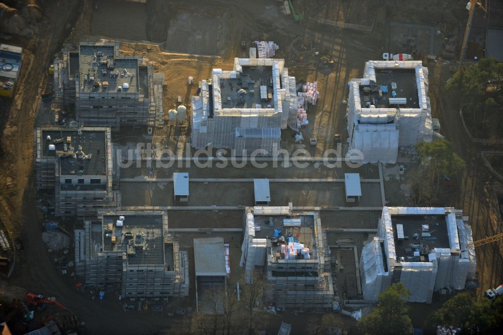 Luftaufnahme Berlin , Dahlem - Baustelle zum Neubau der Wohnsiedlung OSKAR HELENE PARK an der Clayallee im Steglitz-Zehlendorf in Berlin