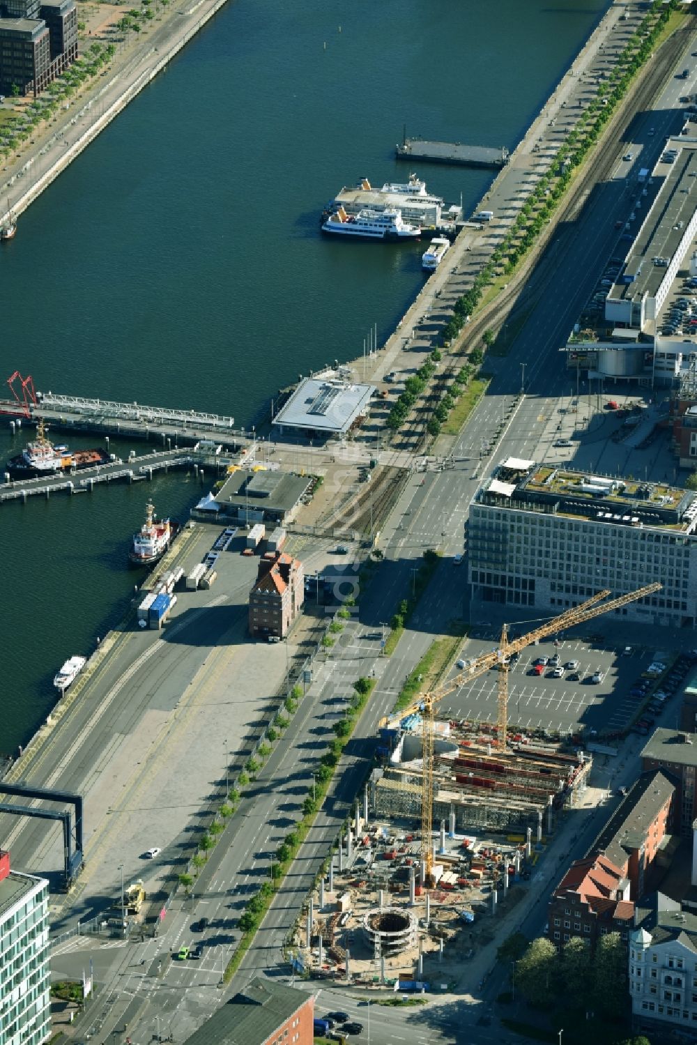 Kiel aus der Vogelperspektive: Baustelle zum Neubau des Zentralen Omnibusbahnhof Kiel an der Kaistraße in Kiel im Bundesland Schleswig-Holstein, Deutschland