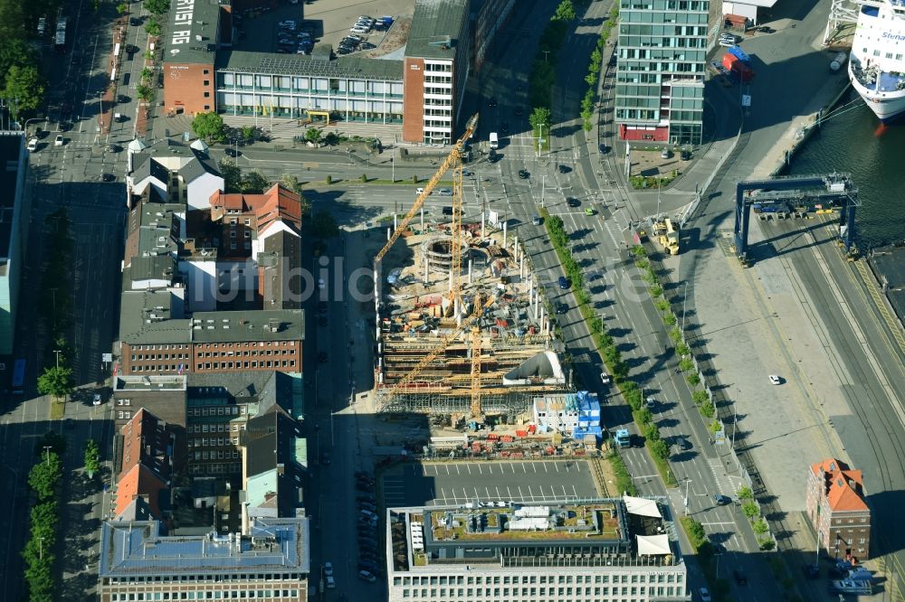 Kiel aus der Vogelperspektive: Baustelle zum Neubau des Zentralen Omnibusbahnhof Kiel an der Kaistraße in Kiel im Bundesland Schleswig-Holstein, Deutschland