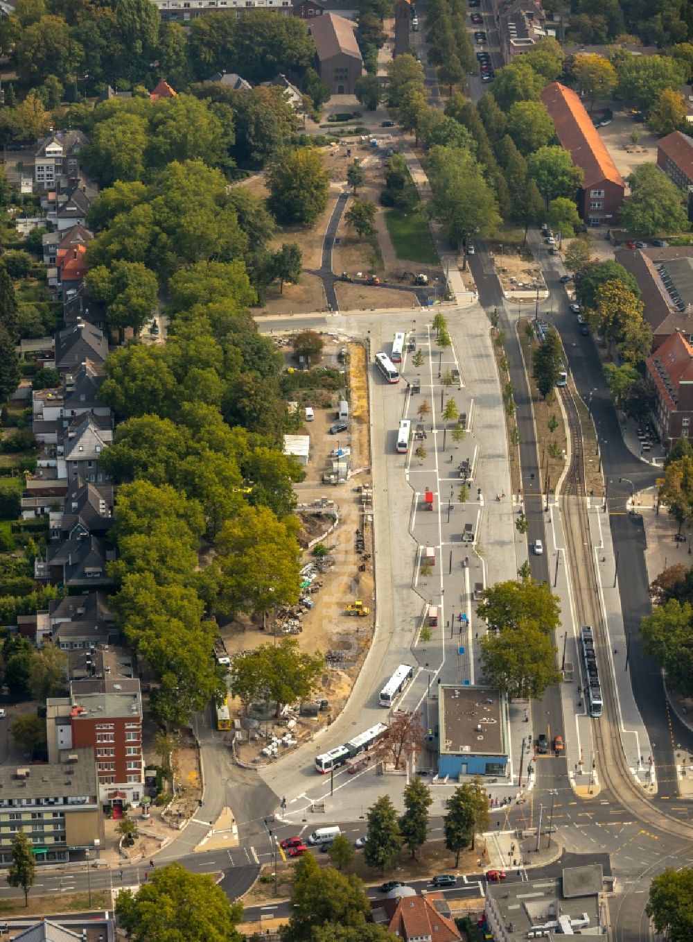 Luftaufnahme Gelsenkirchen - Baustelle zum Neubau des ZOB Omnibus- Bahnhof an der Goldbergstraße im Ortsteil Buer in Gelsenkirchen im Bundesland Nordrhein-Westfalen, Deutschland