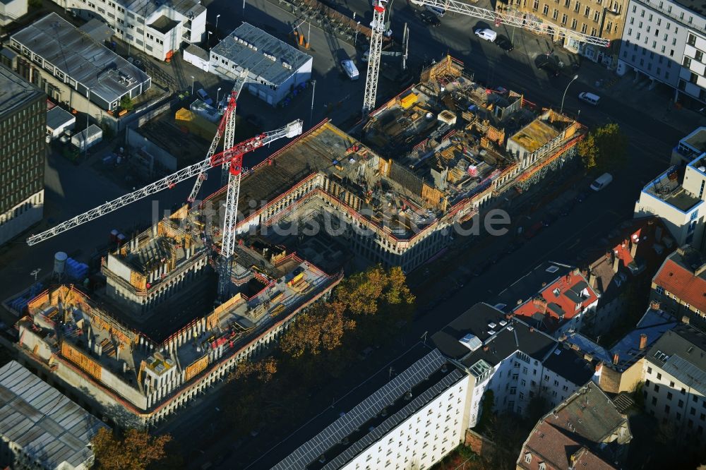 Berlin Mitte von oben - Baustelle zum Rohbau des Komplexes Südbebauung an der BND - Zentrale in der Habersaathstraße in Berlin - Mitte