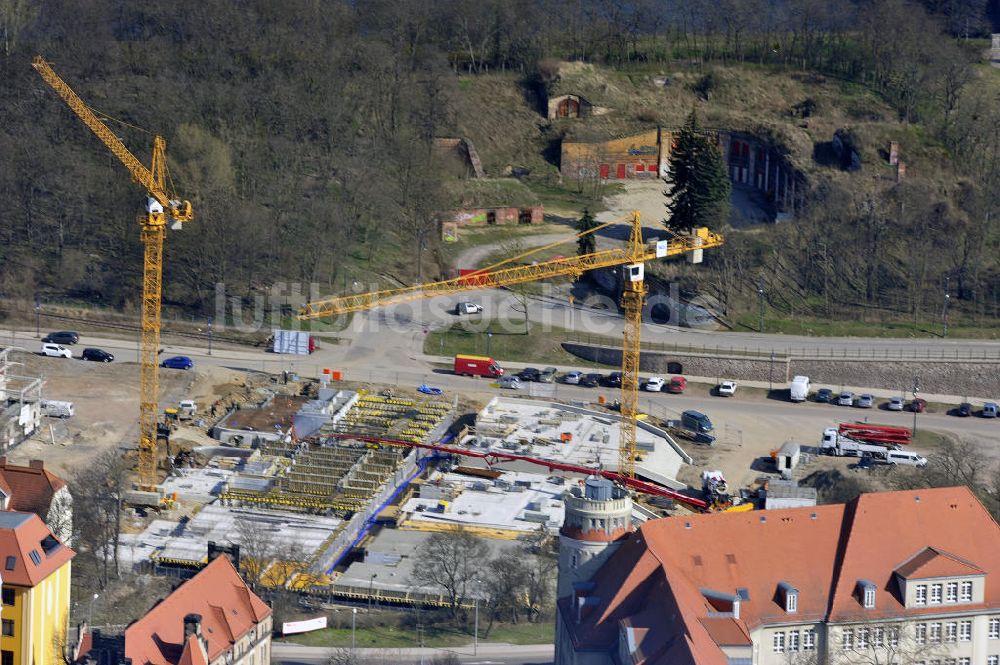 Luftaufnahme Magdeburg - Baustelle zum Rohbau eines Mehrfamilienhauses im Entwicklungsgebiet Elbbahnhof in Magdeburg im Bundesland Sachsen-Anhalt