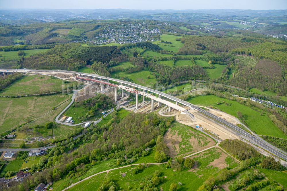 Luftbild Rinsdorf - Baustelle zum Sanierung und Instandsetzung des Autobahn- Brückenbauwerk BAB A45 Talbrücke Rinsdorf in Rinsdorf im Bundesland Nordrhein-Westfalen, Deutschland