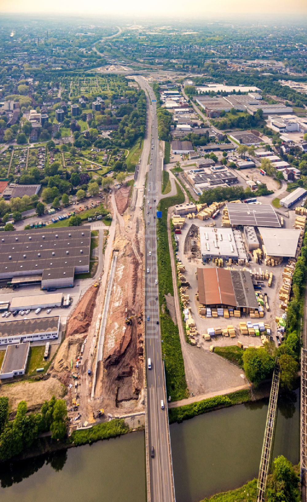 Luftbild Herne - Baustelle zum Sanierung und Instandsetzung des Autobahn- Brückenbauwerk Emschertalbrücke in Herne im Bundesland Nordrhein-Westfalen, Deutschland