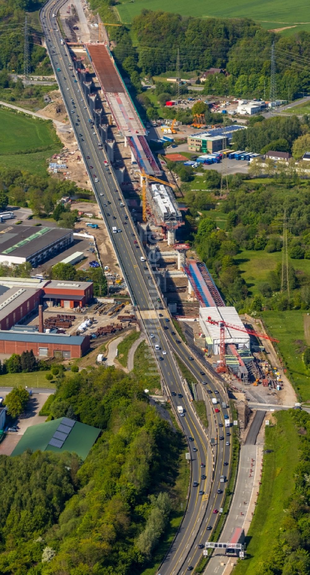 Hagen von oben - Baustelle zum Sanierung und Instandsetzung des Autobahn- Brückenbauwerk Lennetalbrücke der BAB A45 in Hagen im Bundesland Nordrhein-Westfalen, Deutschland