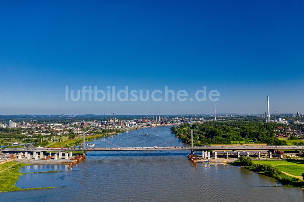 Luftbild Leverkusen - Baustelle zum Sanierung und Instandsetzung des Autobahn- Brückenbauwerk Leverkusener Rheinbrücke in Leverkusen im Bundesland Nordrhein-Westfalen, Deutschland