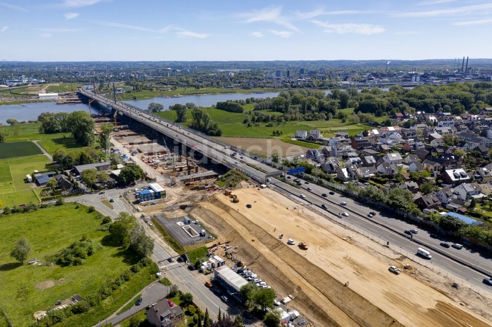 Luftbild Leverkusen - Baustelle zum Sanierung und Instandsetzung des Autobahn- Brückenbauwerk Leverkusener Rheinbrücke in Leverkusen im Bundesland Nordrhein-Westfalen, Deutschland