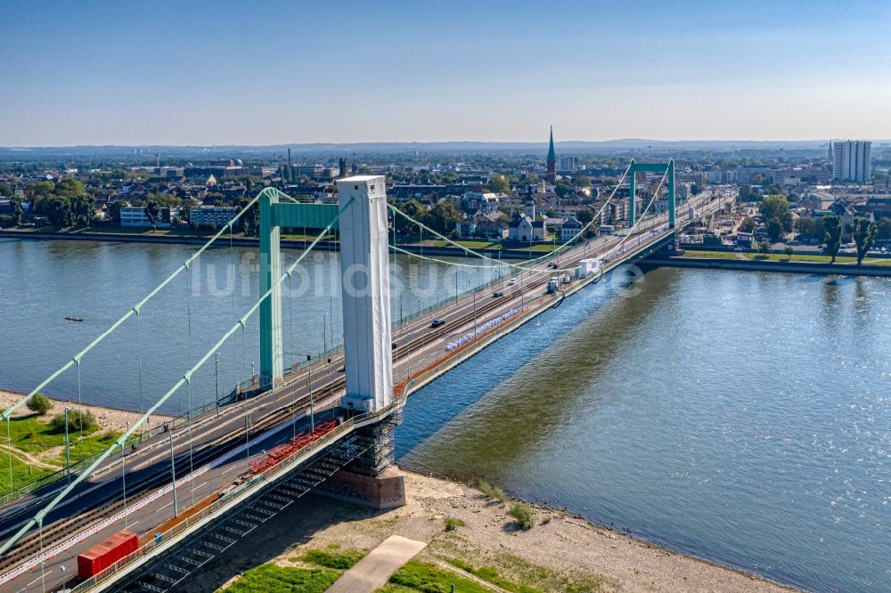 Luftbild Leverkusen - Baustelle zum Sanierung und Instandsetzung des Autobahn- Brückenbauwerk Leverkusener Rheinbrücke in Leverkusen im Bundesland Nordrhein-Westfalen, Deutschland