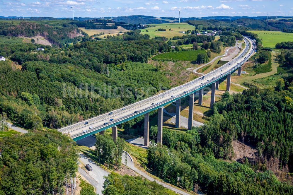 Hagen aus der Vogelperspektive: Baustelle zum Sanierung und Instandsetzung des Autobahn- Brückenbauwerk Talbrücke Brunsbecke der BAB A45 in Hagen im Bundesland Nordrhein-Westfalen, Deutschland