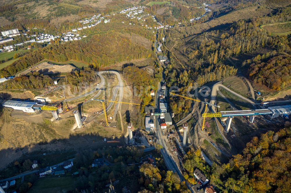 Oberrahmede aus der Vogelperspektive: Baustelle zum Sanierung und Instandsetzung des Autobahn- Brückenbauwerk Talbrücke Rahmede in Oberrahmede im Bundesland Nordrhein-Westfalen, Deutschland