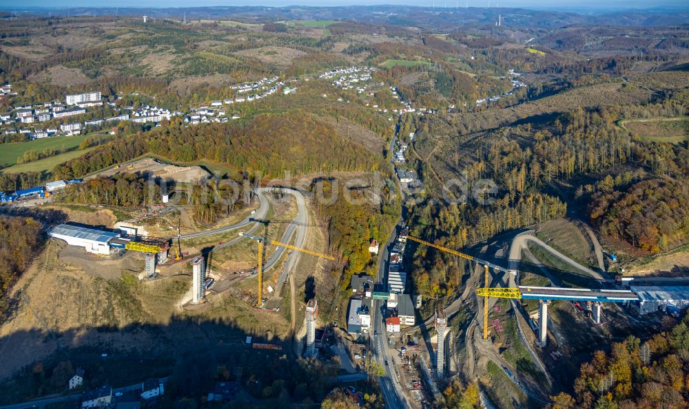 Luftaufnahme Oberrahmede - Baustelle zum Sanierung und Instandsetzung des Autobahn- Brückenbauwerk Talbrücke Rahmede in Oberrahmede im Bundesland Nordrhein-Westfalen, Deutschland