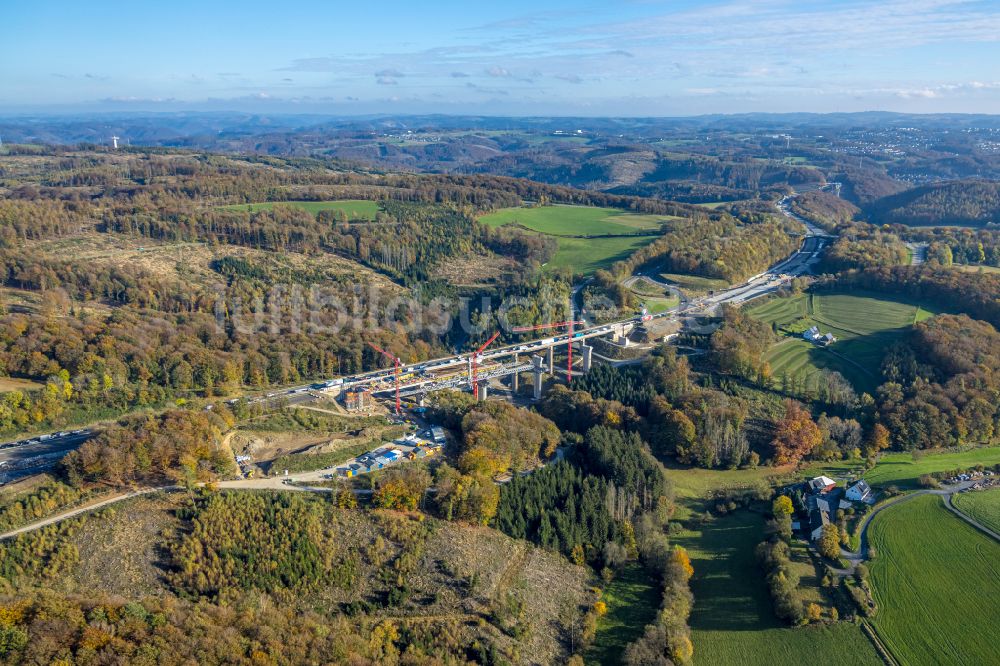 Luftaufnahme Sterbecke - Baustelle zum Sanierung und Instandsetzung des Autobahn- Brückenbauwerk Talbrücke Sterbecke in Sterbecke im Bundesland Nordrhein-Westfalen, Deutschland