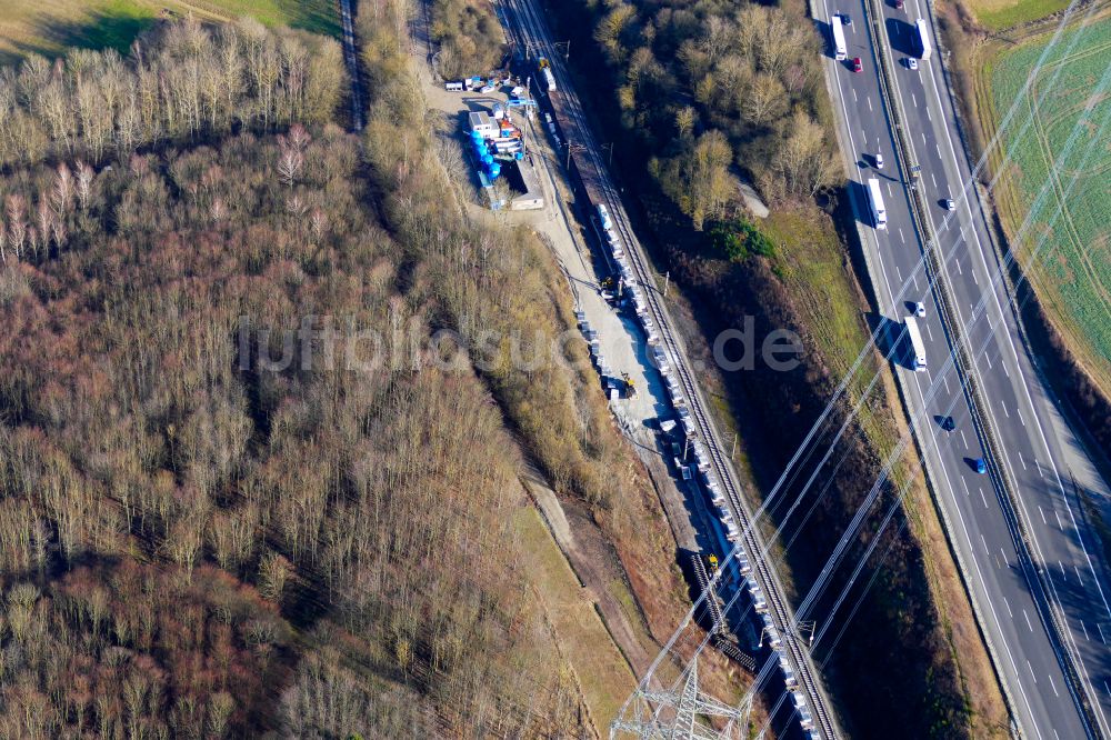 Hann. Münden aus der Vogelperspektive: Baustelle zum Schienen- Tunnel- Neubau Rauhebergtunnel in Hann. Münden im Bundesland Niedersachsen, Deutschland