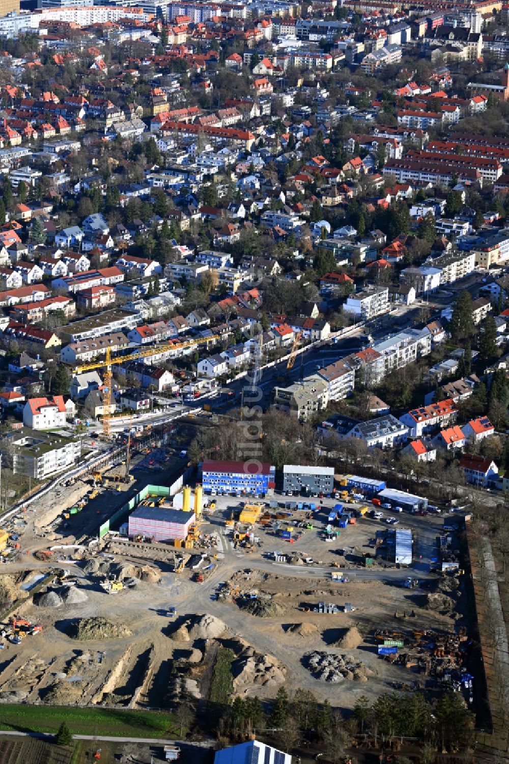 München aus der Vogelperspektive: Baustelle zum Schienen- Tunnel- Neubau für die Verlängerung der U-Bahn Linie U5 in München im Bundesland Bayern, Deutschland