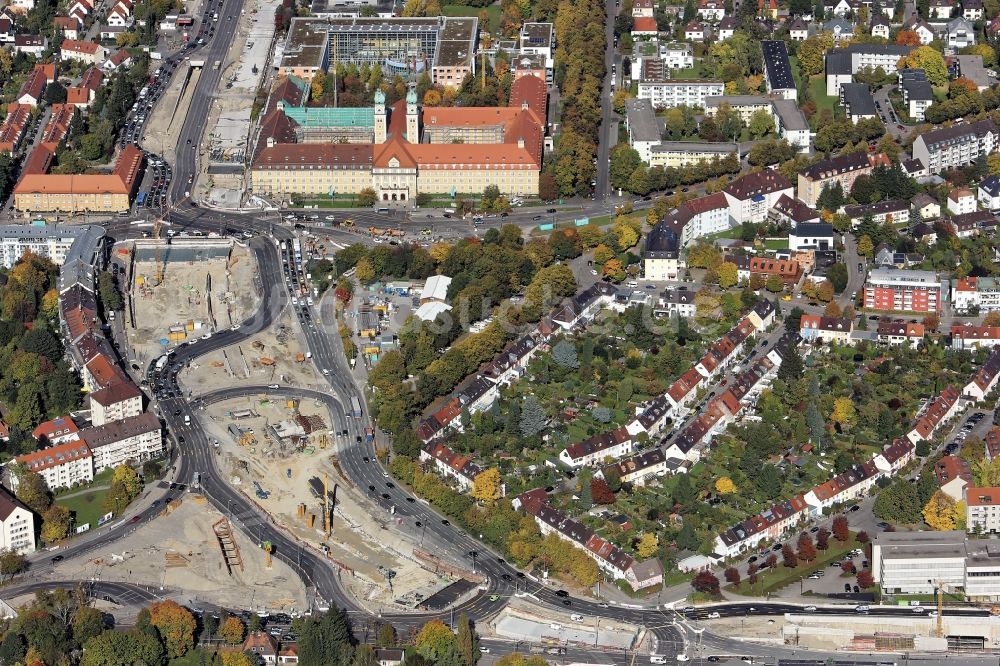 München aus der Vogelperspektive: Baustelle zum Tunnel- Neubau am Luise-Kiesselbach-Platz in München im Bundesland Bayern