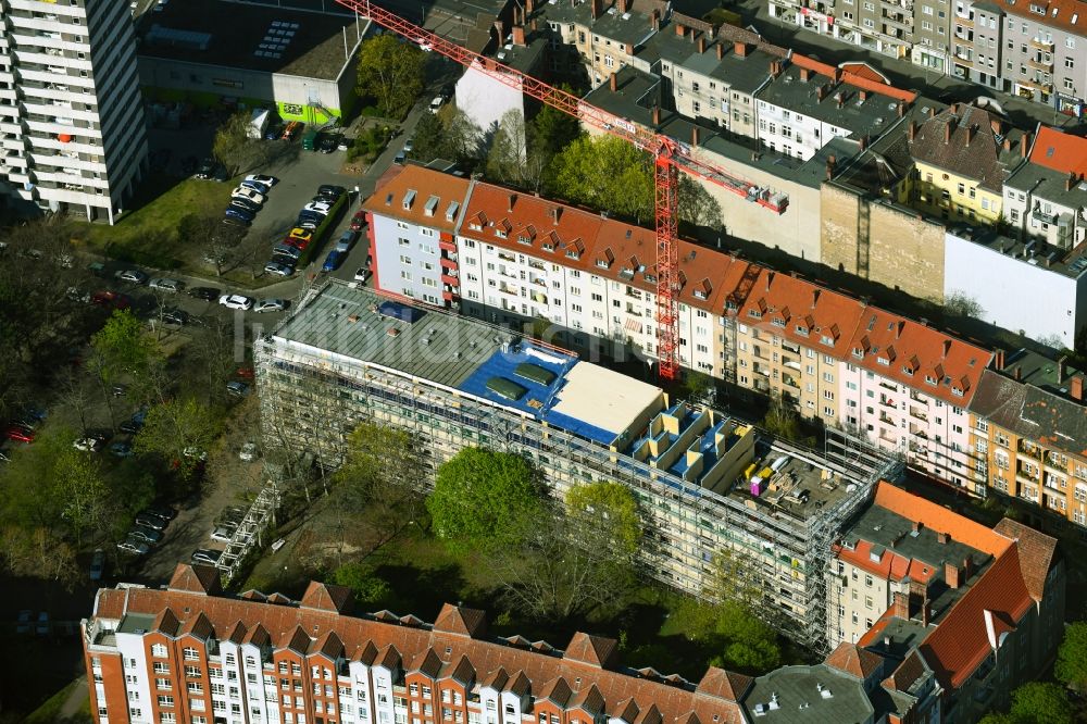 Luftbild Berlin - Baustelle zum Umbau und Ausbau des Altbau- Gebäudes an der Diedenhofener Straße - Straßburger Straße - Sedanstraße im Ortsteil Spandau in Berlin, Deutschland