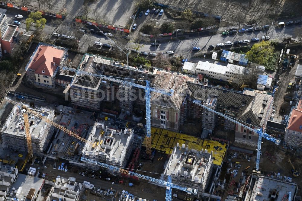 Berlin von oben - Baustelle zum Umbau und Ausbau des denkmalgeschützten Altbau- Gebäudes der AVILA Projektmanagement GmbH am Mariendorfer Weg im Ortsteil Neukölln in Berlin