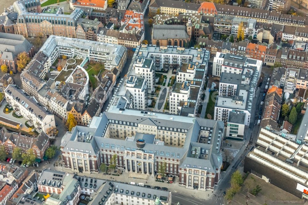 Luftbild Düsseldorf - Baustelle zum Umbau und Ausbau des denkmalgeschützten Altbau- Gebäudes des ehemaligen Amtsgerichtsgebäude an der Mühlenstraße in Düsseldorf im Bundesland Nordrhein-Westfalen