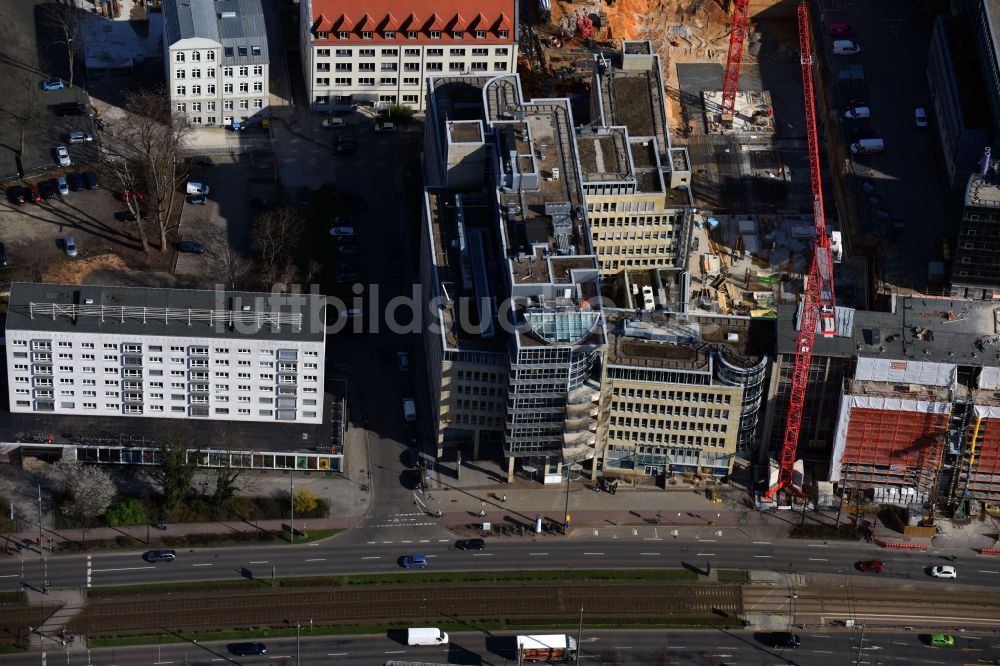 Luftaufnahme Leipzig - Baustelle zum Umbau und Ausbau des denkmalgeschützten Altbau- Gebäudes der Firma REINBAU GmbH in Leipzig im Bundesland Sachsen