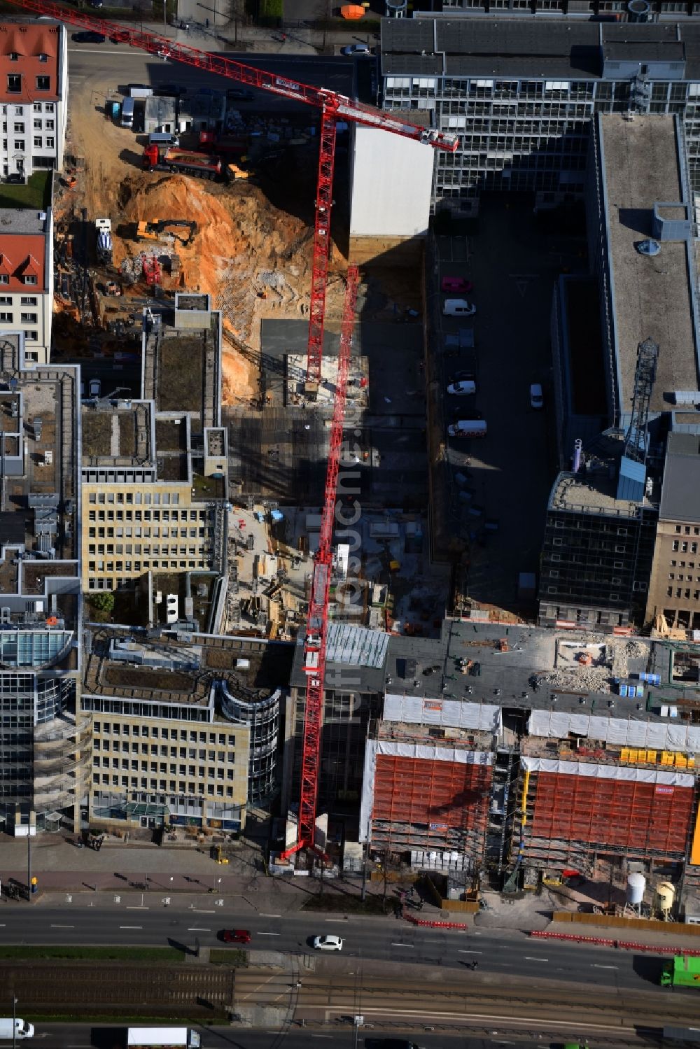 Luftbild Leipzig - Baustelle zum Umbau und Ausbau des denkmalgeschützten Altbau- Gebäudes der Firma REINBAU GmbH in Leipzig im Bundesland Sachsen