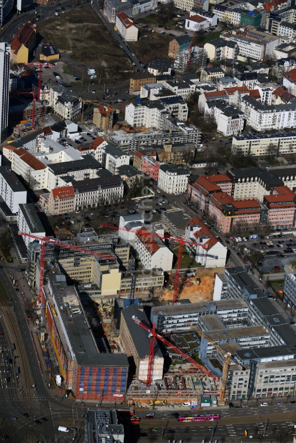 Leipzig aus der Vogelperspektive: Baustelle zum Umbau und Ausbau des denkmalgeschützten Altbau- Gebäudes der Firma REINBAU GmbH in Leipzig im Bundesland Sachsen