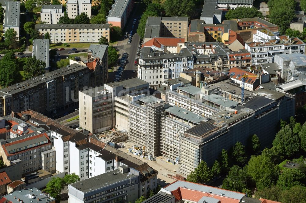 Luftbild Berlin - Baustelle zum Umbau und Ausbau des denkmalgeschützten Altbau- Gebäudes Metropol Park im Areal Am Köllnischen Park - Wassergasse - Schulze-Delitzsch-Platz im Ortsteil Mitte in Berlin, Deutschland