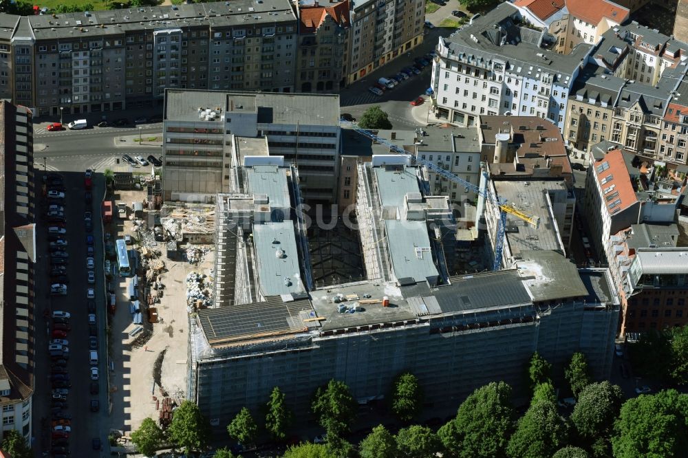 Berlin aus der Vogelperspektive: Baustelle zum Umbau und Ausbau des denkmalgeschützten Altbau- Gebäudes Metropol Park im Areal Am Köllnischen Park - Wassergasse - Schulze-Delitzsch-Platz im Ortsteil Mitte in Berlin, Deutschland