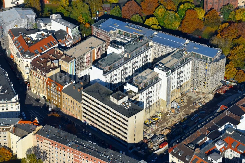 Luftaufnahme Berlin - Baustelle zum Umbau und Ausbau des denkmalgeschützten Altbau- Gebäudes Metropol Park im Areal Am Köllnischen Park - Wassergasse - Schulze-Delitzsch-Platz im Ortsteil Mitte in Berlin, Deutschland