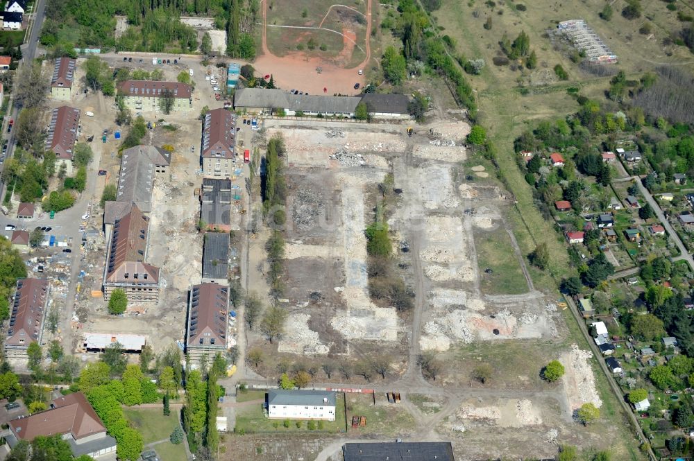 Berlin von oben - Baustelle zum Umbau und Ausbau des denkmalgeschützten Altbau- Gebäudes Patersdorfer - Regener - Zachenberger Straße im Ortsteil Karlshorst in Berlin