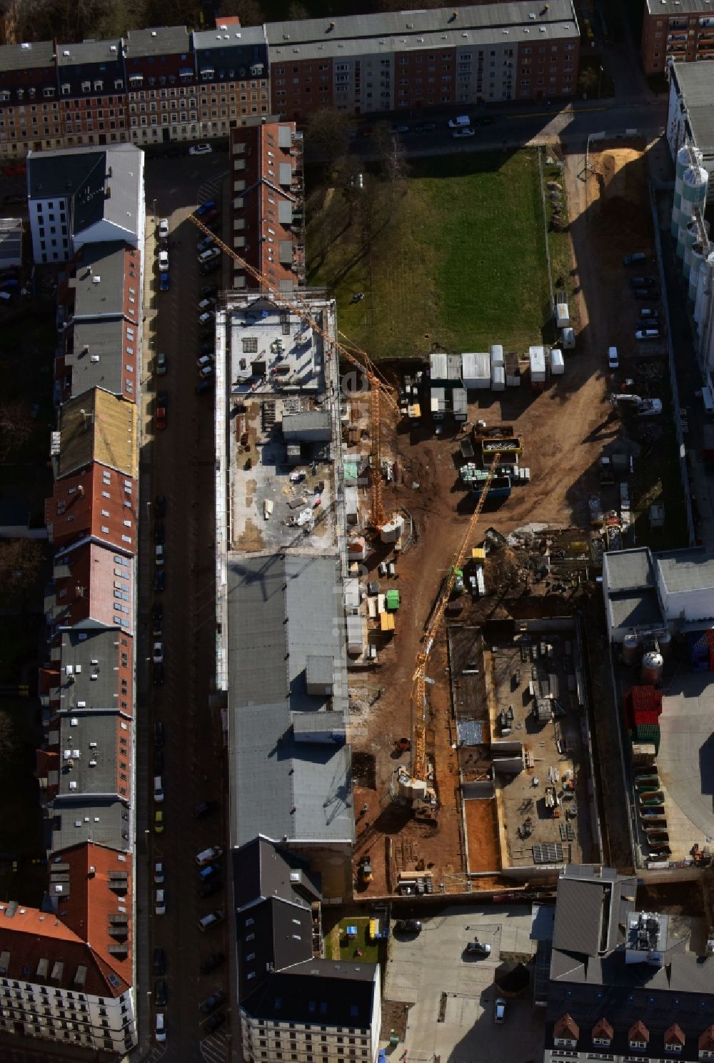 Leipzig von oben - Baustelle zum Umbau und Ausbau des denkmalgeschützten Altbau- Gebäudes der Stadtbau Wohnprojekte GmbH in Leipzig im Bundesland Sachsen