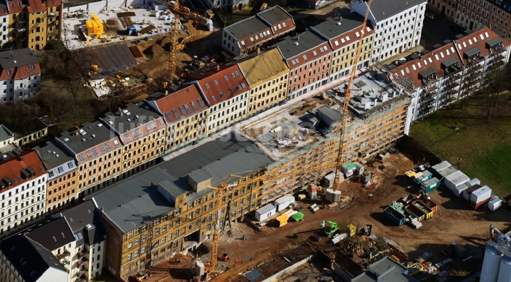 Leipzig aus der Vogelperspektive: Baustelle zum Umbau und Ausbau des denkmalgeschützten Altbau- Gebäudes der Stadtbau Wohnprojekte GmbH in Leipzig im Bundesland Sachsen