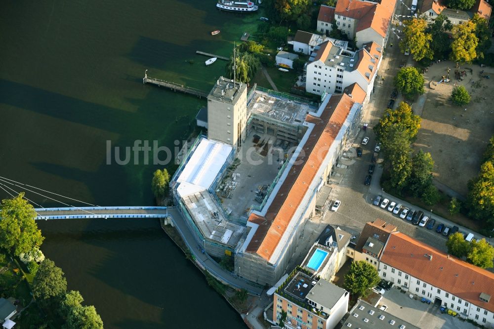 Berlin von oben - Baustelle zum Umbau der Berufsfeuerwache und Freiwillige Feuerwehr Köpenick am Katzengraben im Ortsteil Köpenick in Berlin, Deutschland