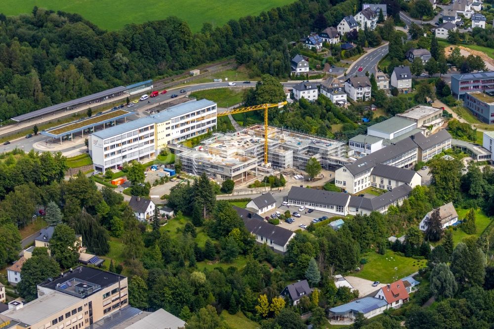 Olsberg aus der Vogelperspektive: Baustelle zum Umbau des Berufskolleg in Olsberg im Bundesland Nordrhein-Westfalen, Deutschland