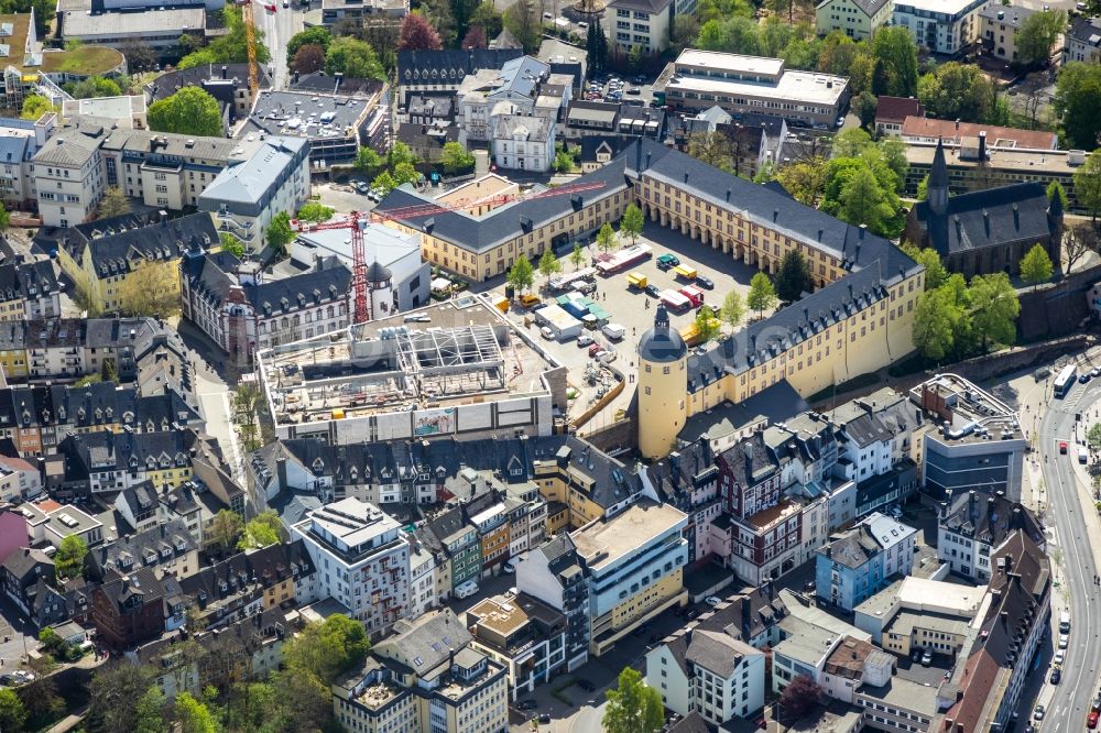 Siegen von oben - Baustelle zum Umbau des ehemaligen Einkaufszentrum zum Seminar- und Hörsaalzentrum in Siegen im Bundesland Nordrhein-Westfalen, Deutschland