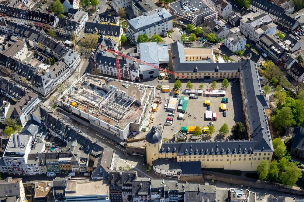 Siegen von oben - Baustelle zum Umbau des ehemaligen Einkaufszentrum zum Seminar- und Hörsaalzentrum in Siegen im Bundesland Nordrhein-Westfalen, Deutschland