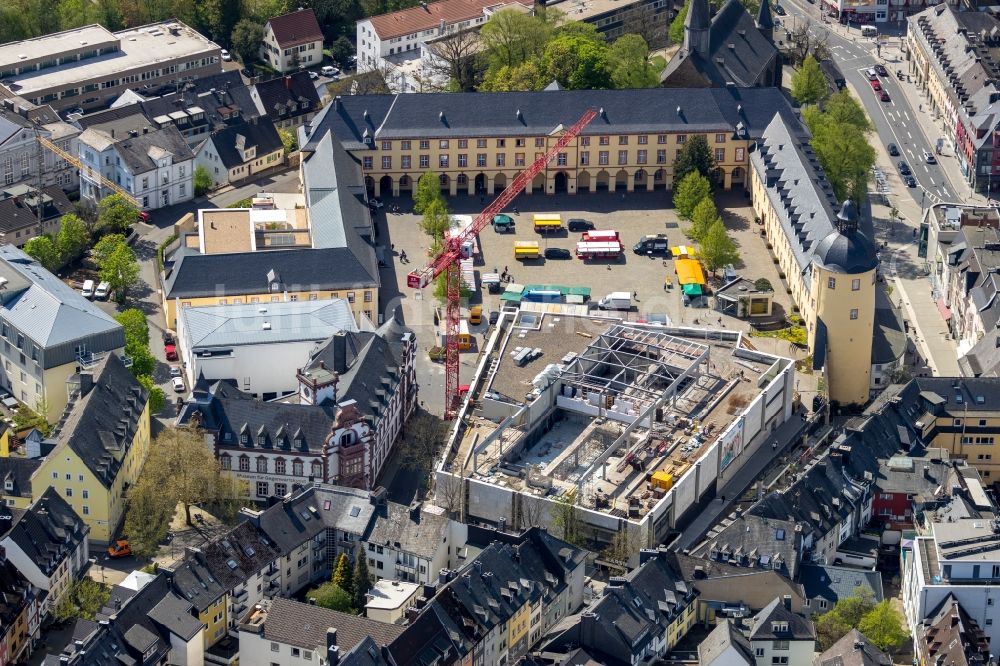 Siegen aus der Vogelperspektive: Baustelle zum Umbau des ehemaligen Einkaufszentrum zum Seminar- und Hörsaalzentrum in Siegen im Bundesland Nordrhein-Westfalen, Deutschland