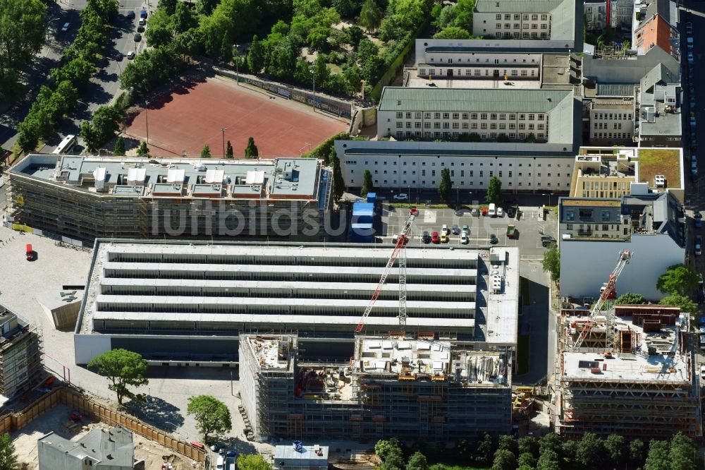 Luftbild Berlin - Baustelle zum Umbau Gelände der ehemaligen Berliner Blumen Großmarktes in Berlin Kreuzberg