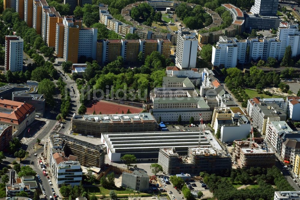 Berlin aus der Vogelperspektive: Baustelle zum Umbau Gelände der ehemaligen Berliner Blumen Großmarktes in Berlin Kreuzberg