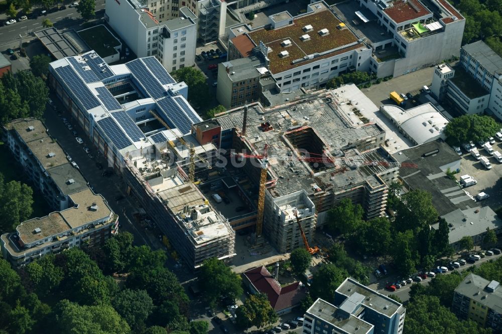 Berlin aus der Vogelperspektive: Baustelle zum Umbau des Gewerbehof Ritterstraße im Ortsteil Kreuzberg in Berlin, Deutschland