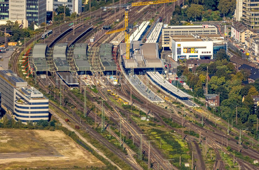 Luftbild Duisburg - Baustelle zum Umbau des Hauptbahnhof der Deutschen Bahn in Duisburg im Bundesland Nordrhein-Westfalen, Deutschland