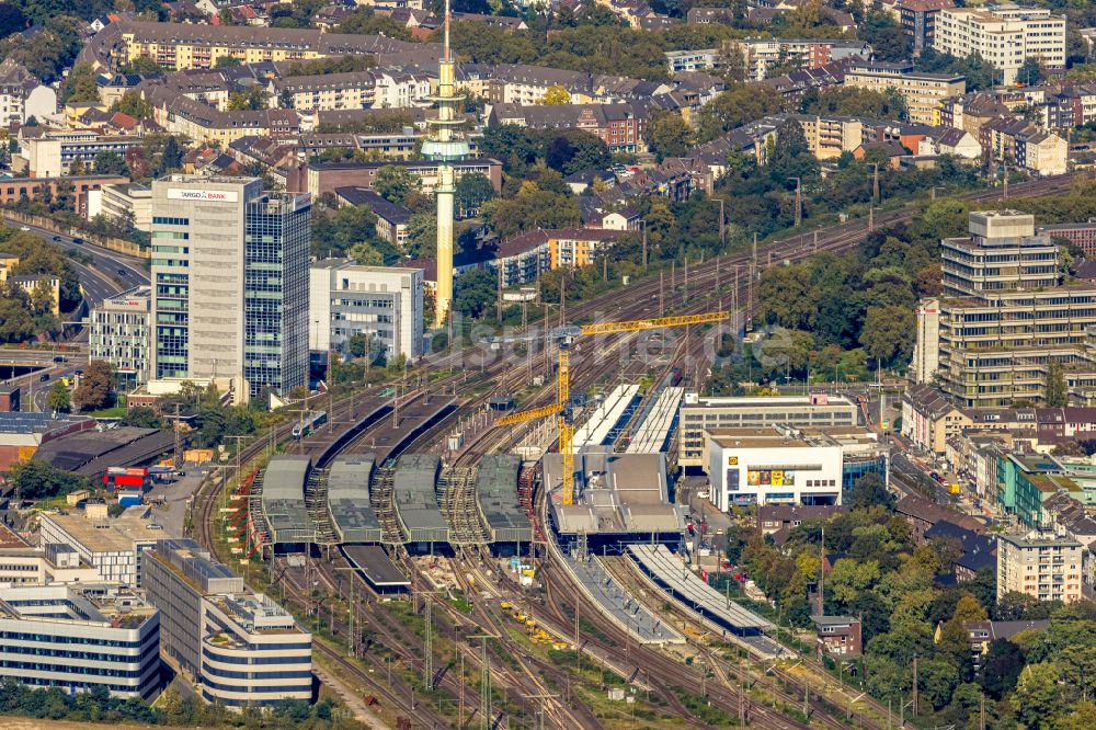 Luftaufnahme Duisburg - Baustelle zum Umbau des Hauptbahnhof der Deutschen Bahn in Duisburg im Bundesland Nordrhein-Westfalen, Deutschland