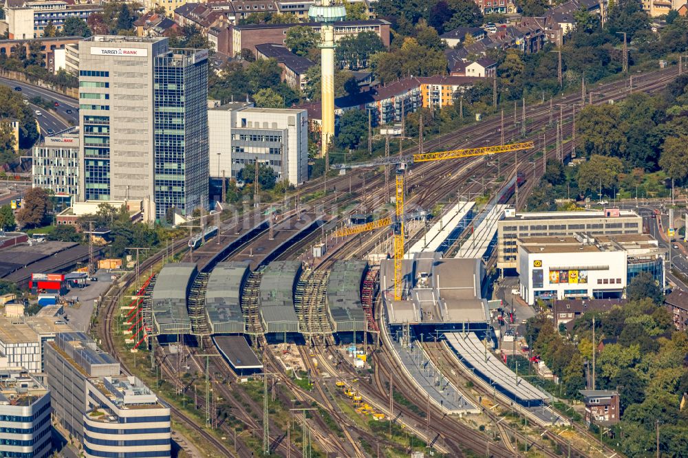 Duisburg von oben - Baustelle zum Umbau des Hauptbahnhof der Deutschen Bahn in Duisburg im Bundesland Nordrhein-Westfalen, Deutschland