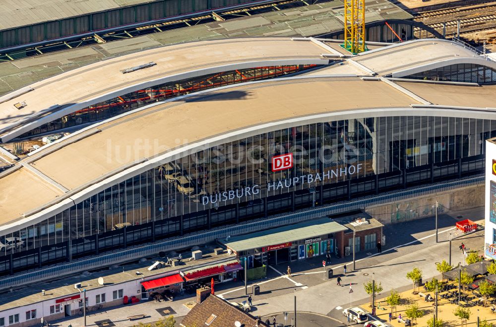 Duisburg von oben - Baustelle zum Umbau des Hauptbahnhof der Deutschen Bahn im Ortsteil Dellviertel in Duisburg im Bundesland Nordrhein-Westfalen, Deutschland