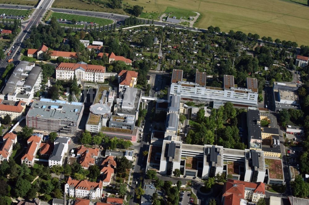 Luftbild Dresden - Baustelle zum Umbau des Haus 32 - Chirurgische Notaufnahme und OP-Zentrum in Dresden im Bundesland Sachsen